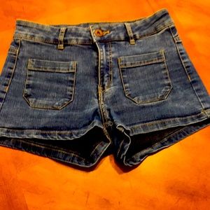 Divided denim shorts